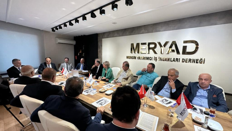 MHP Mersin Milletvekili Adayı Dr. Levent UYSAL, İş İnsanları ile Bir Araya Geldi. 