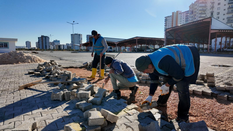  Silifke belediyesi deforme olmuş parke alanları yeniliyor