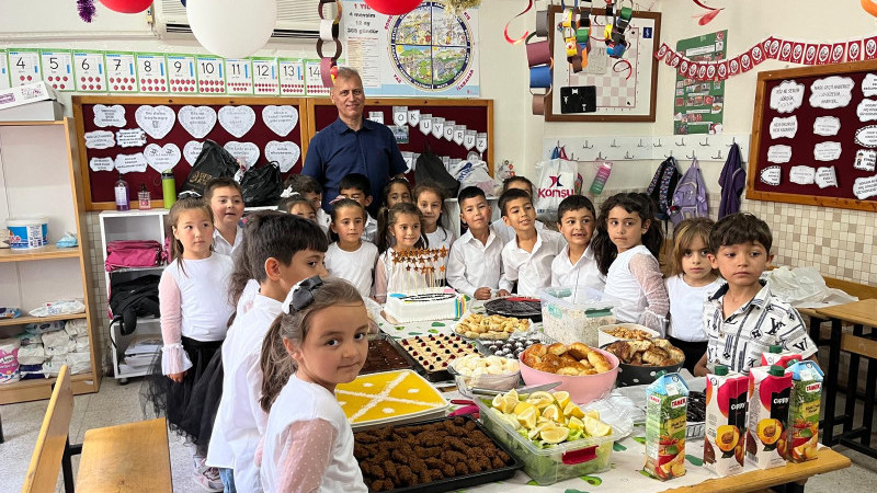 KURTULUŞ’TA MİNİK ÖĞRENCİLERİN OKUMA BAYRAMI HEYECANI