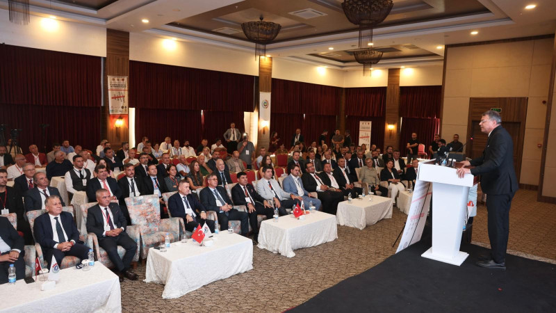Başkan Turgut, 6. Liderlik Akademisi ve Yönetim Kongresi’ne Katıldı