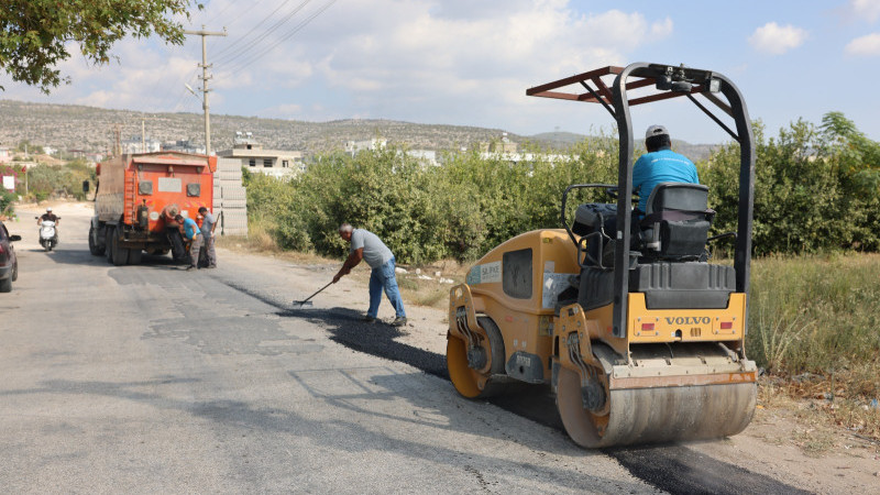 Silifke Belediyesi Sarıcalar Mahallesi’nde Yol Yama Çalışması Gerçekleştirdi