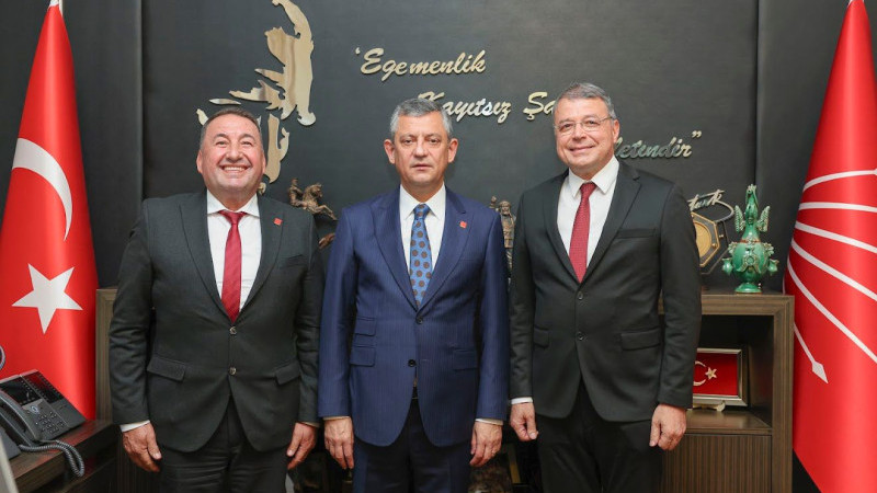 CHP Genel Başkanı Özgür Özel, Silifkeli Başkanları Makamında Kabul Etti.