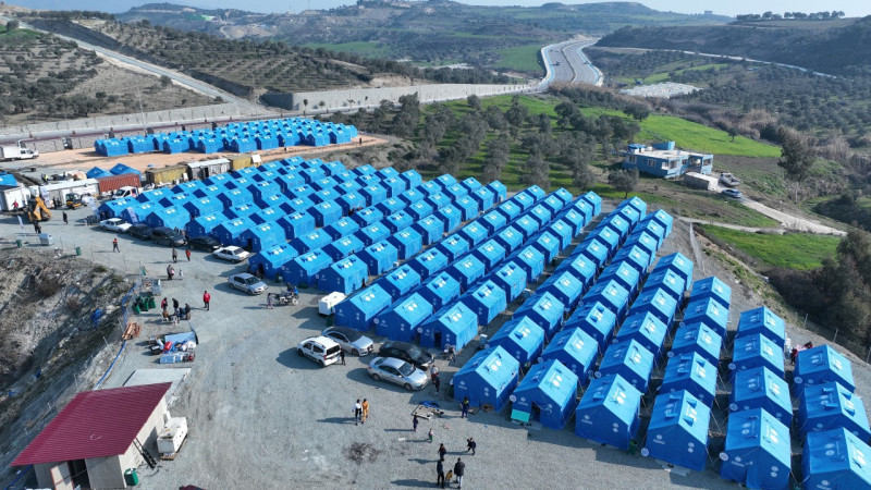 MERSİN BÜYÜKŞEHİR’İN DAYANIŞMA RUHU HATAY’DA YARALARI SARIYOR